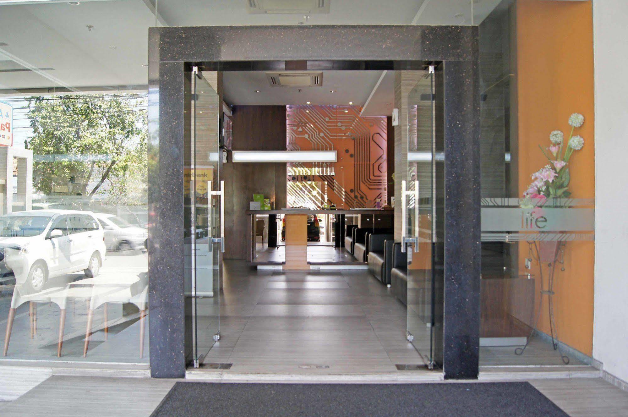 The Life Hotels City Center Surabaia Exterior foto